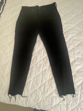 Women's Banana Republic High Rise Black Frayed Hem Skinny Jeans - size 32